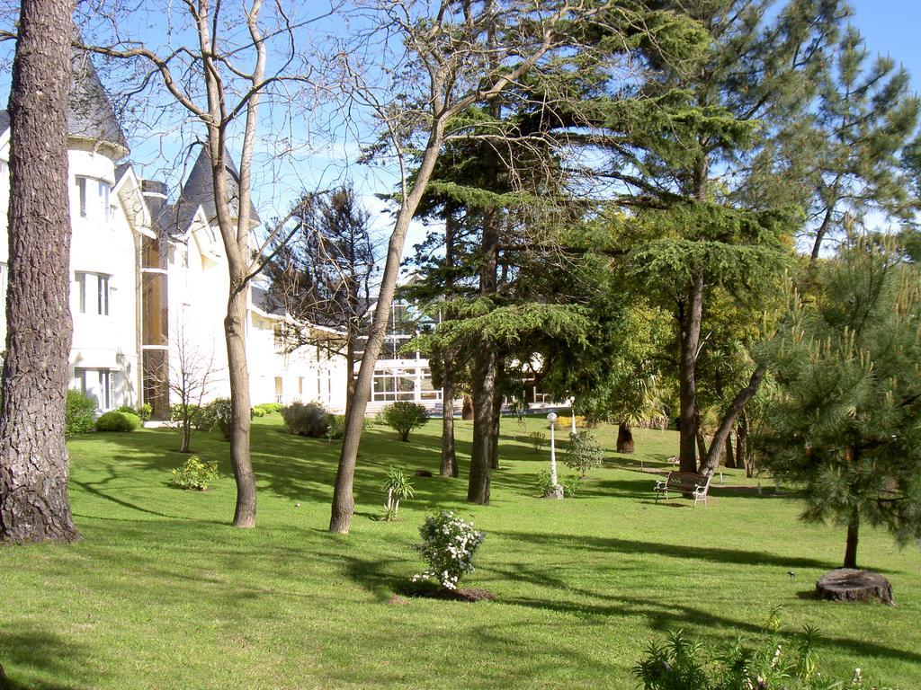 Parque Hotel Jean Clevers Punta del Este Esterno foto The park of the Château de launay