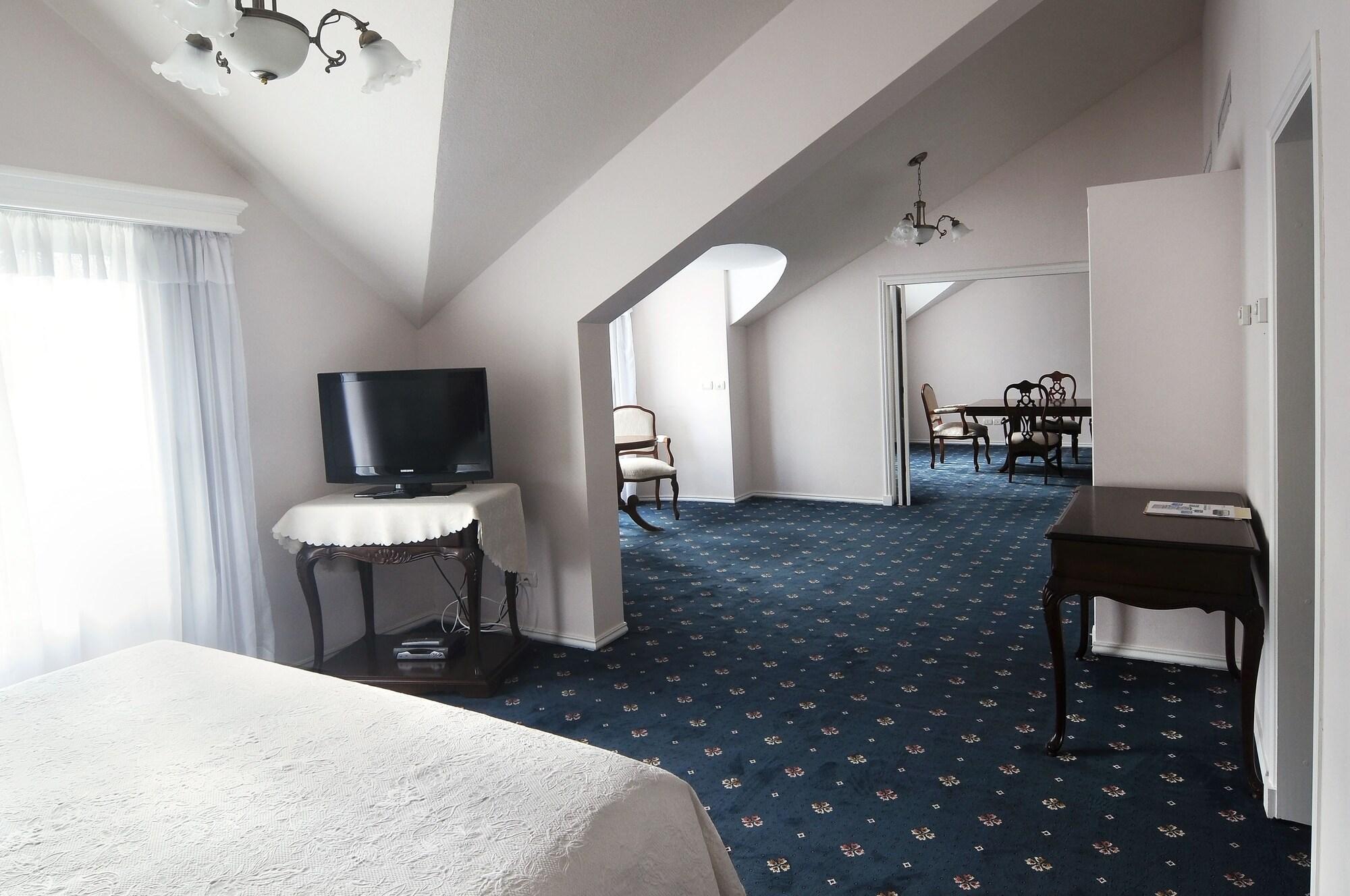 Parque Hotel Jean Clevers Punta del Este Esterno foto A suite at the hotel