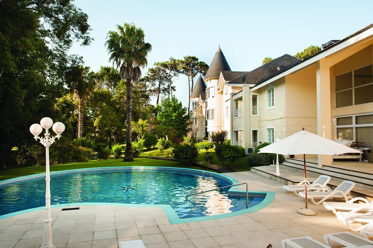 Parque Hotel Jean Clevers Punta del Este Esterno foto The swimming pool at the hotel